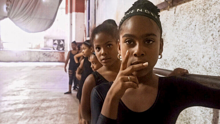 Classe de ballet à La Havane dans le film EPICENTRO de Hubert Sauper