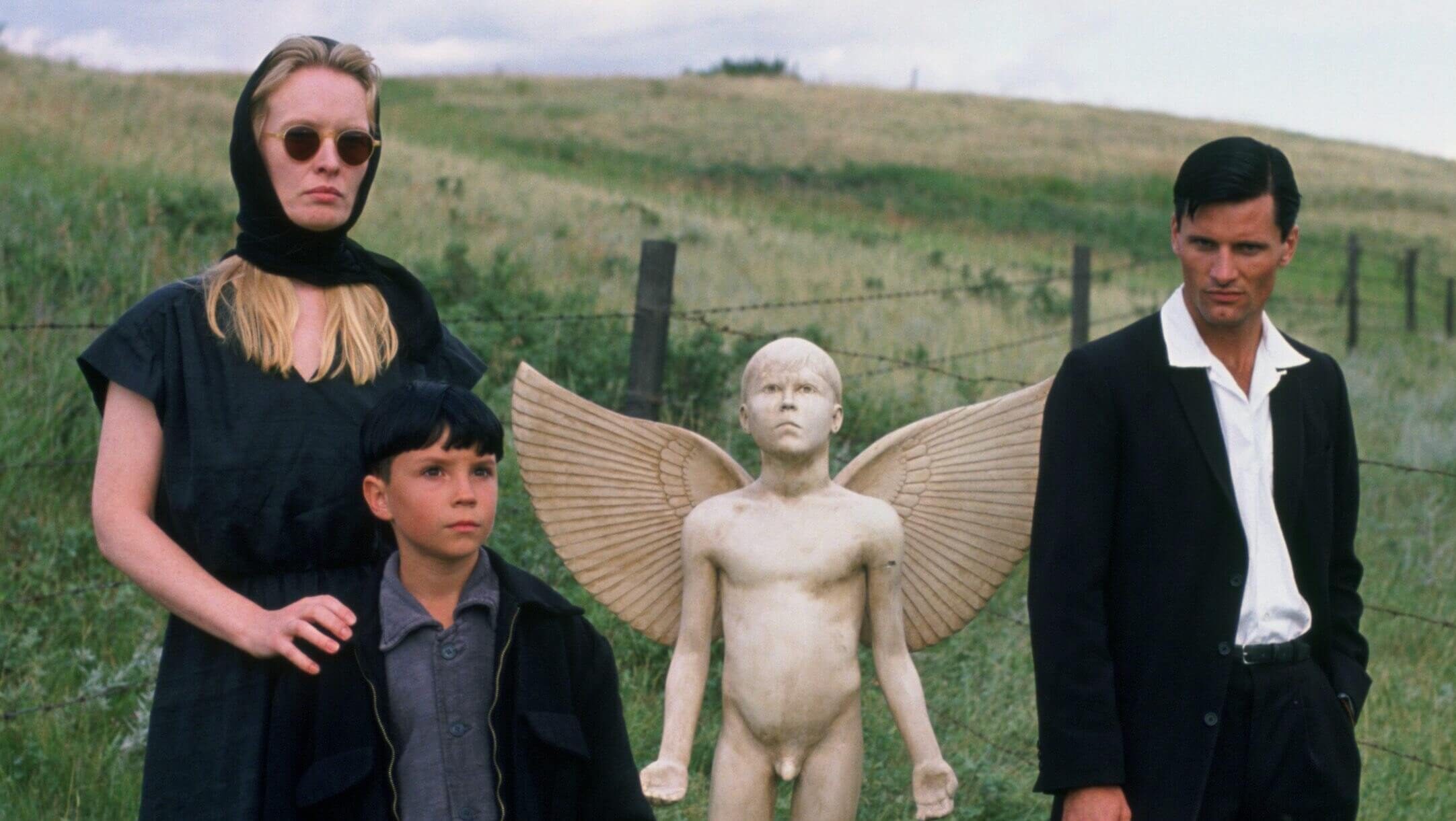 Lindsay Duncan, Jeremy Cooper et Viggo Mortensen dans The Reflecting Skin de Philip Ridley