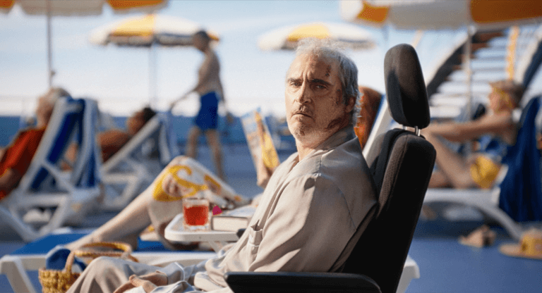 Joaquin Phoenix dans une scène du film Beau is Afraid