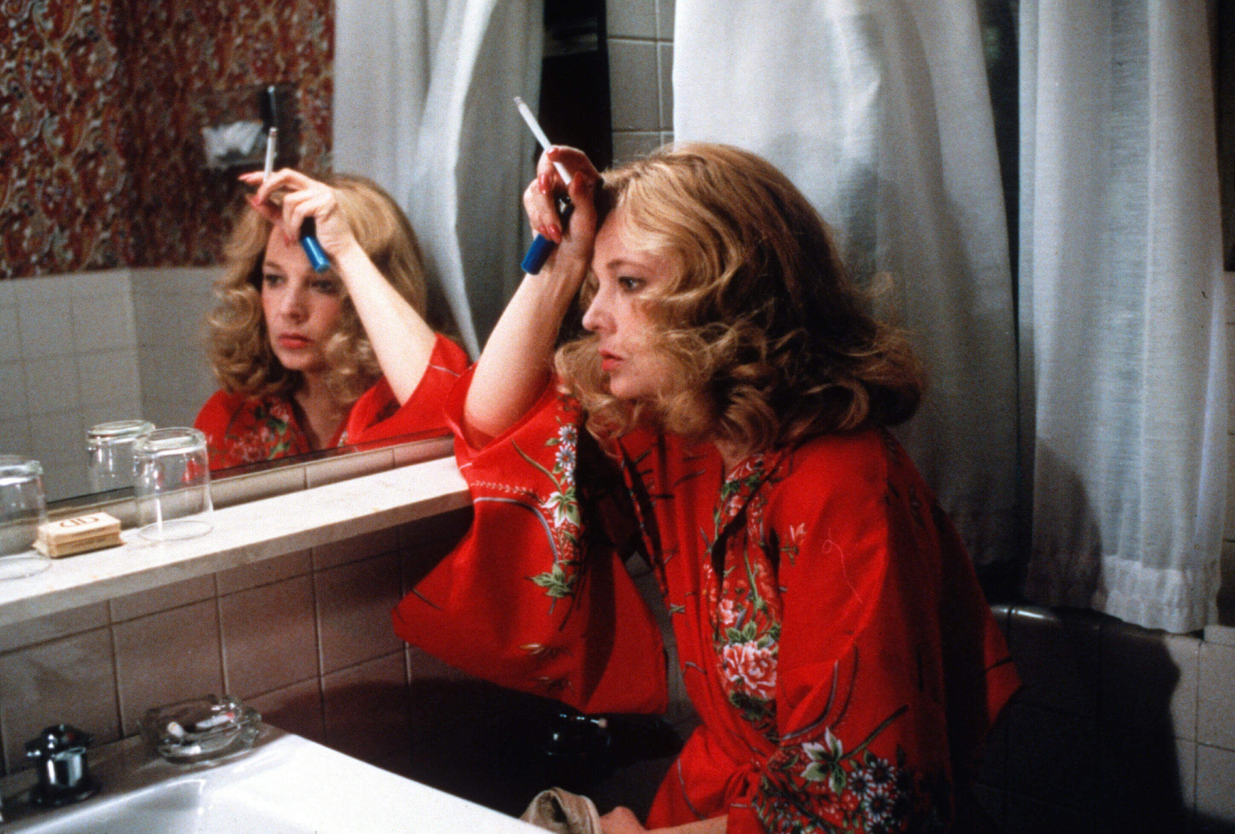 Gena Rowlands dans une scène du film Gloria de John Cassavetes.