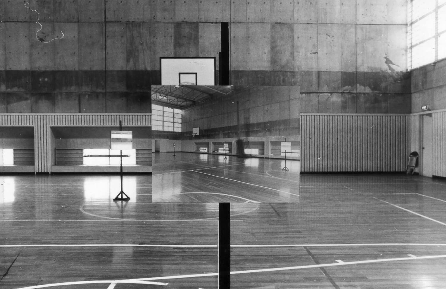 Des miroirs dans un gymnase dans le film Spacy de Takashi Ito.